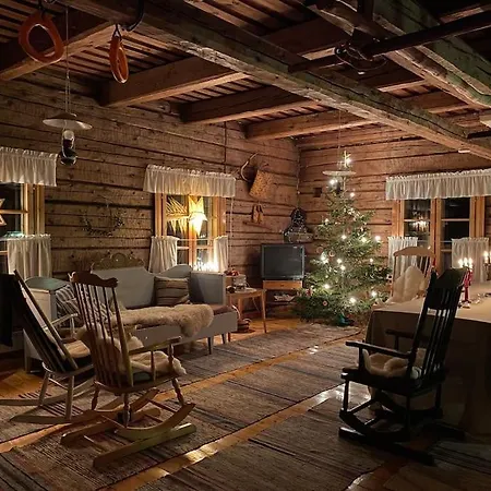 Laattajan Pirtti Vuokramoekki 1-5 Henkiloelle Domek alpejski