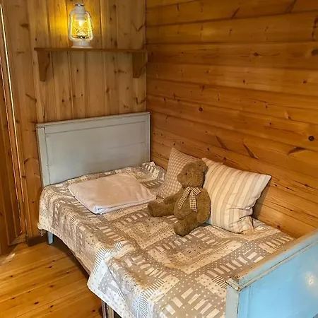 Laattajan Pirtti Vuokramoekki 1-5 Henkiloelle Domek alpejski *